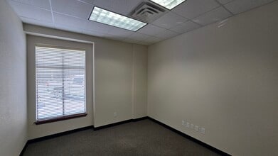 1 E Central Ave, Temple, TX for lease Interior Photo- Image 2 of 2
