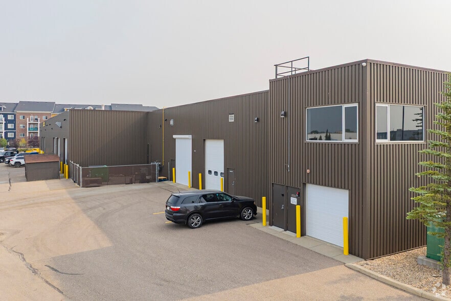 3 Kingsview Rd SE, Airdrie, AB for lease - Building Photo - Image 3 of 3