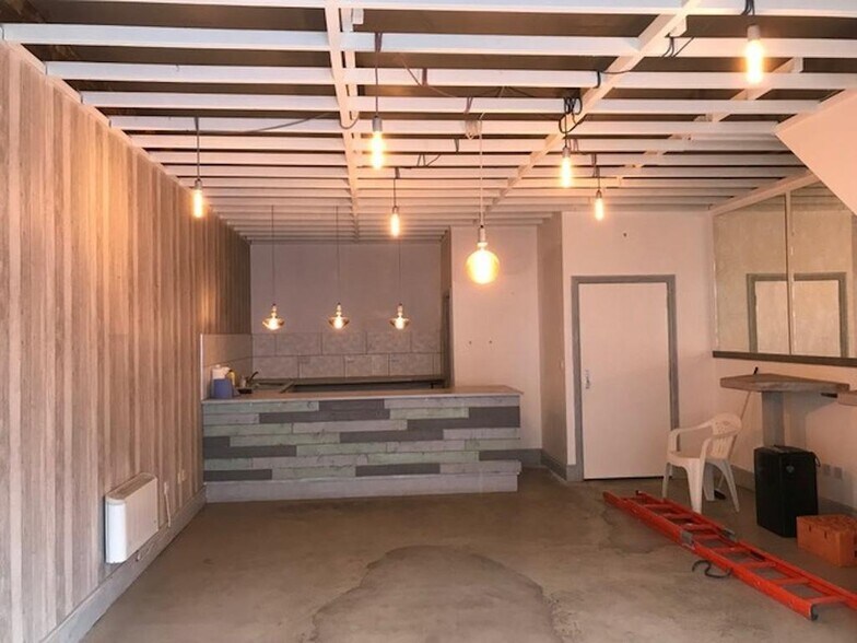 14-15 Mill St, Stafford à louer - Photo du bâtiment - Image 2 de 4