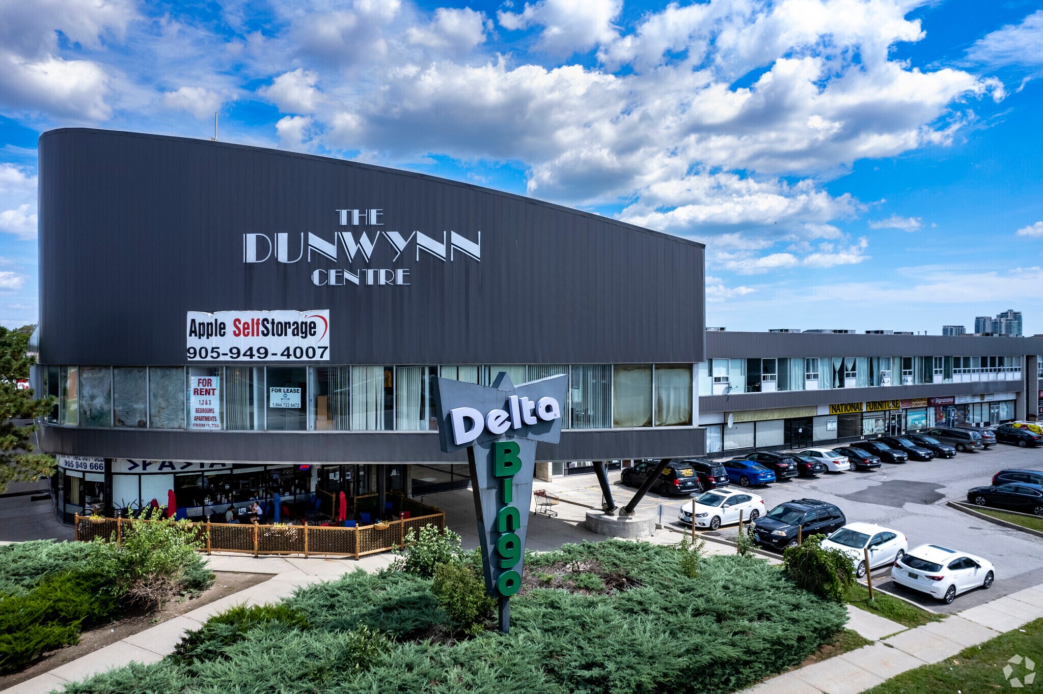 1650 Dundas St E, Mississauga, ON for sale Primary Photo- Image 1 of 1