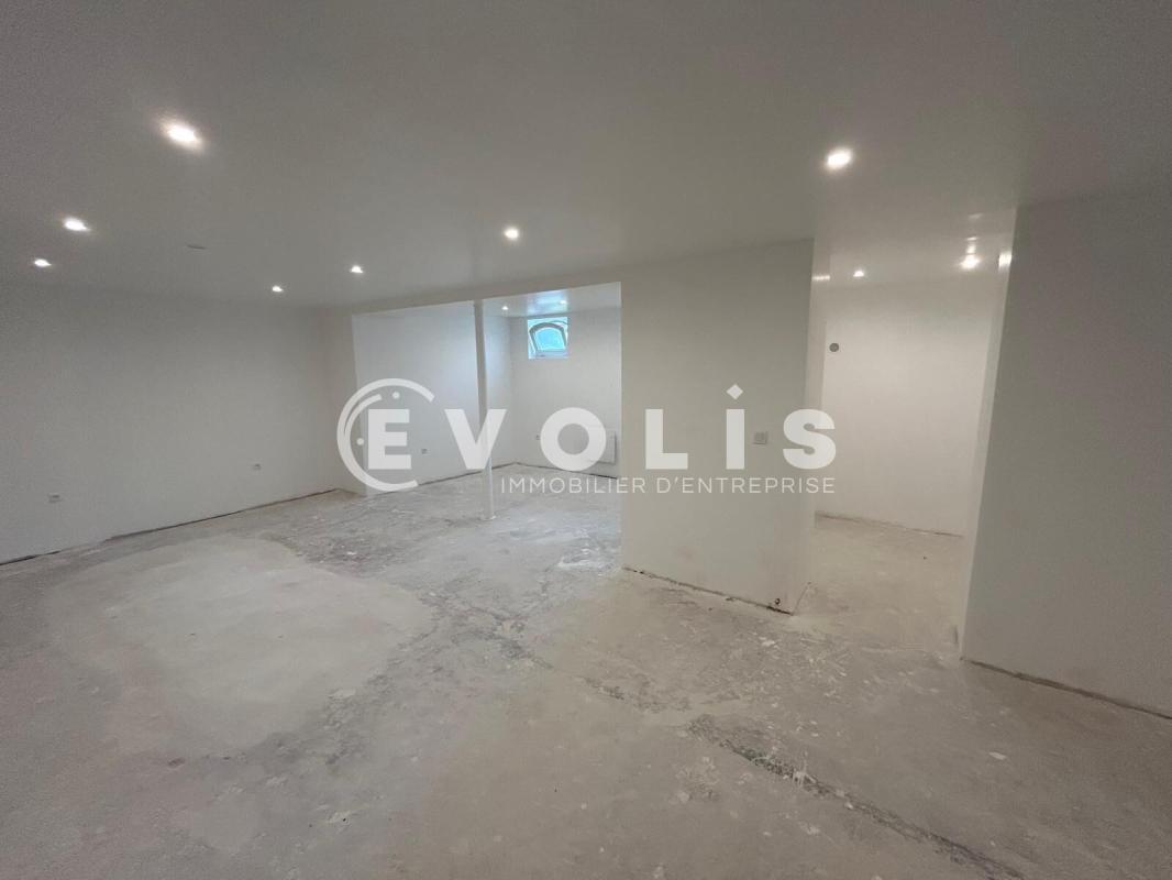 Office in Corbeil-Essonnes for lease Interior Photo- Image 1 of 8