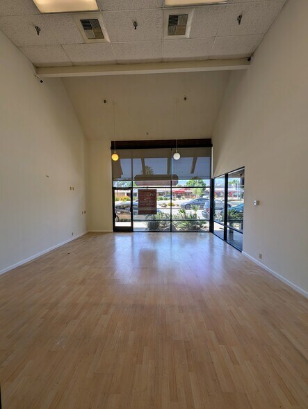 73140 Highway 111, Palm Desert, CA à louer - Photo du bâtiment - Image 2 de 6
