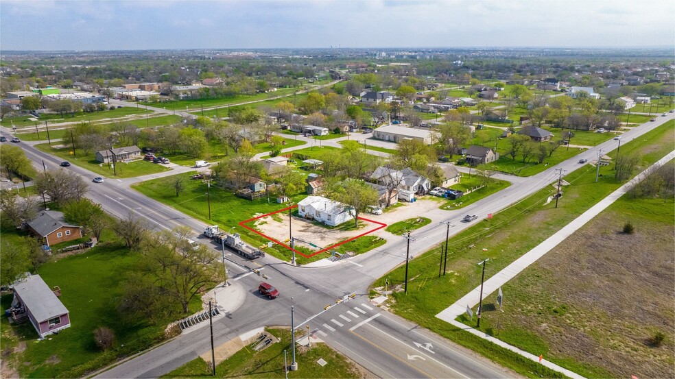 101 E Brenham, Manor, TX à vendre - Photo du bâtiment - Image 1 de 1