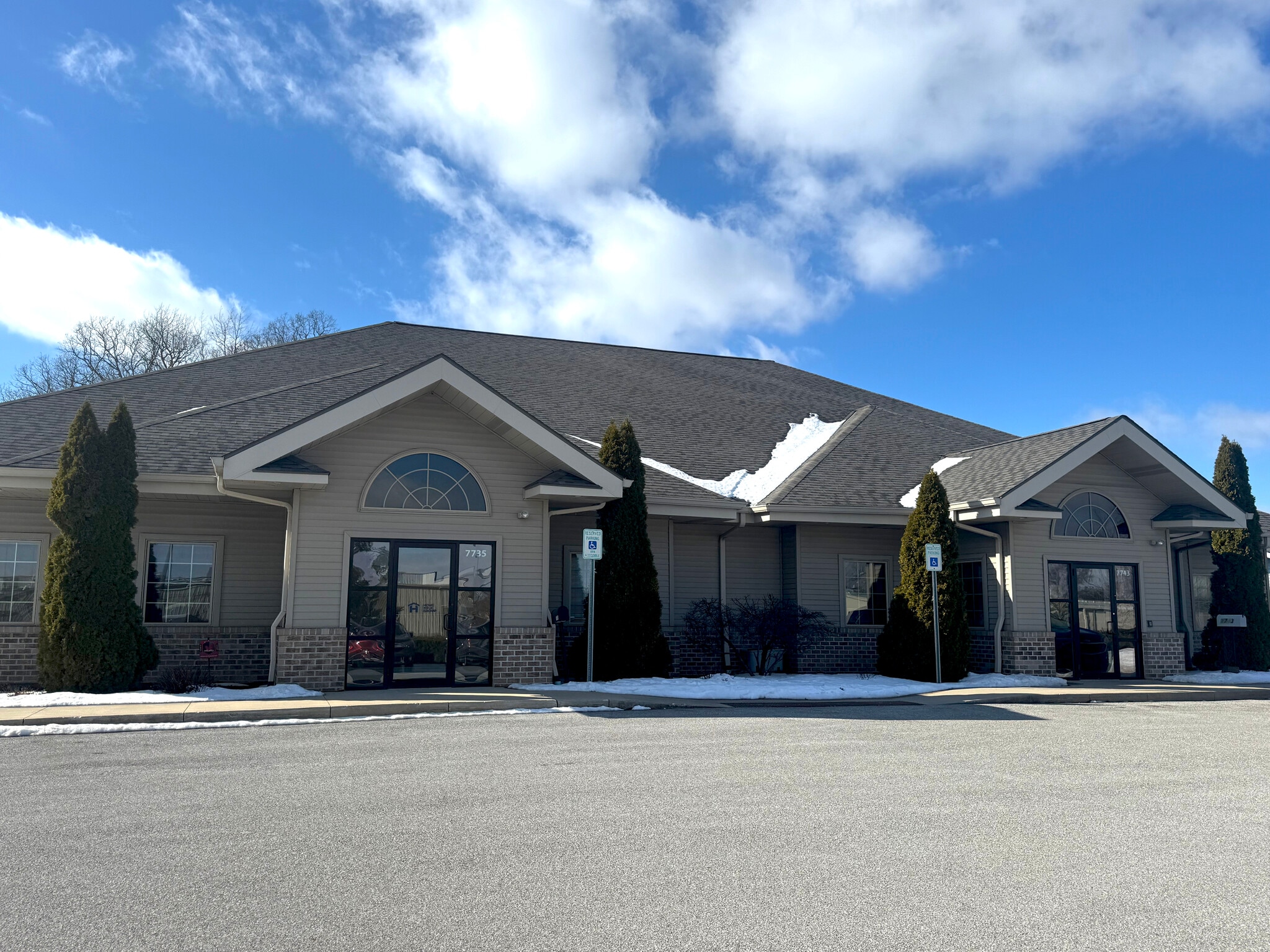 7735-7743 Westfield Dr, Fort Wayne, IN for lease Primary Photo- Image 1 of 15