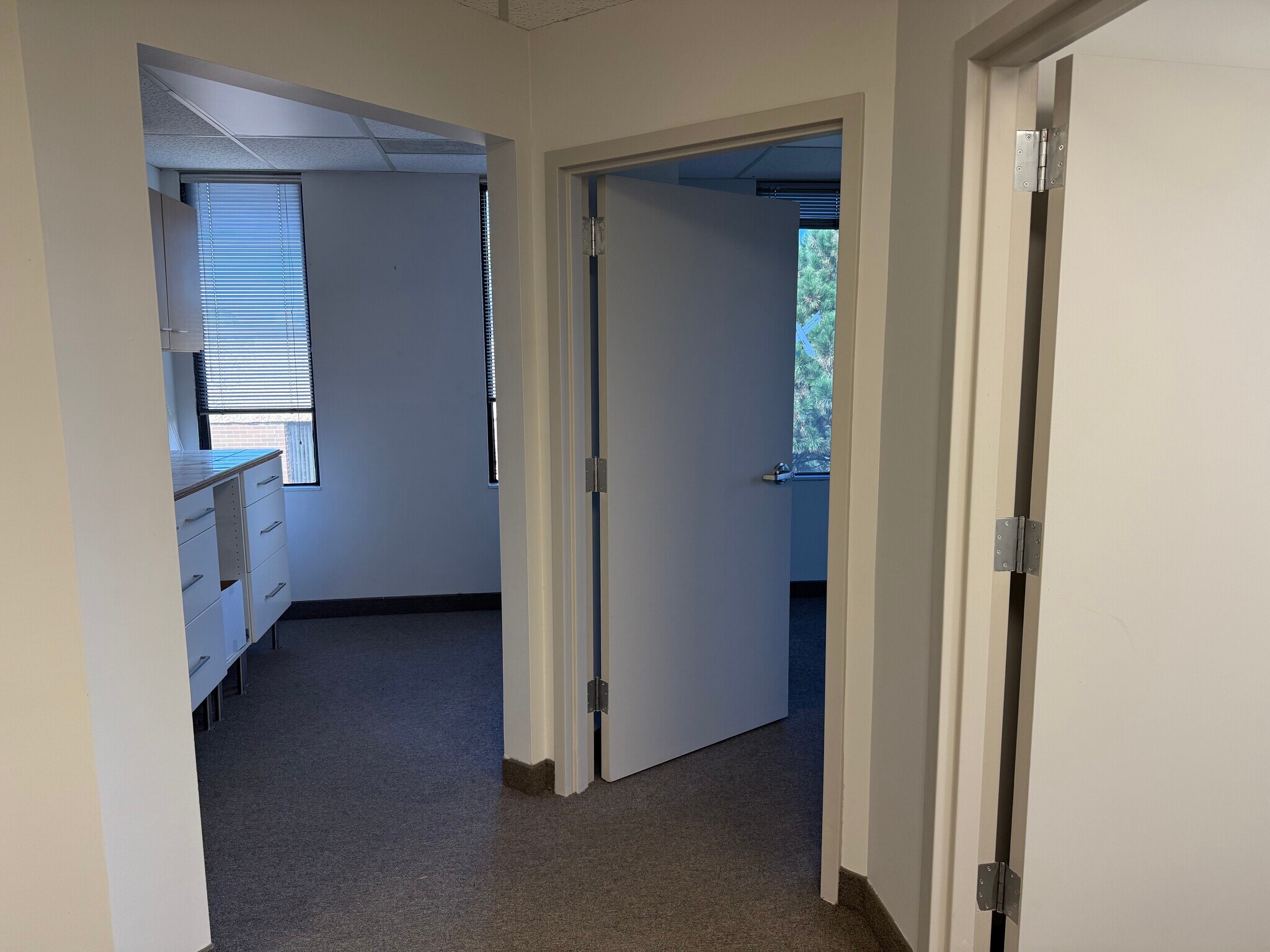 950 Skokie Blvd, Northbrook, IL à louer Photo intérieure- Image 1 de 5