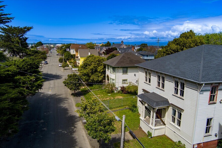 1625 G St, Eureka, CA à vendre - Photo du bâtiment - Image 3 de 57