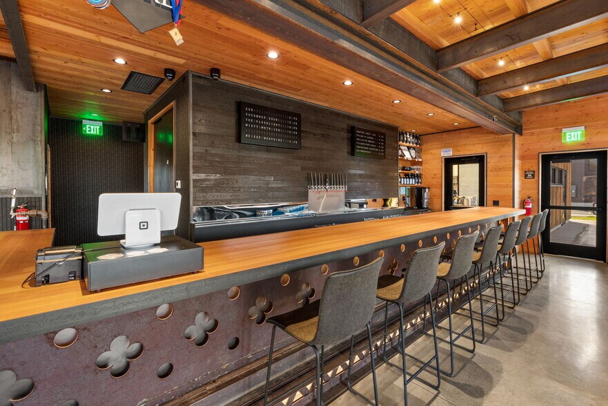 123 W Elm St, Three Forks, MT à vendre - Photo intérieure - Image 2 de 3