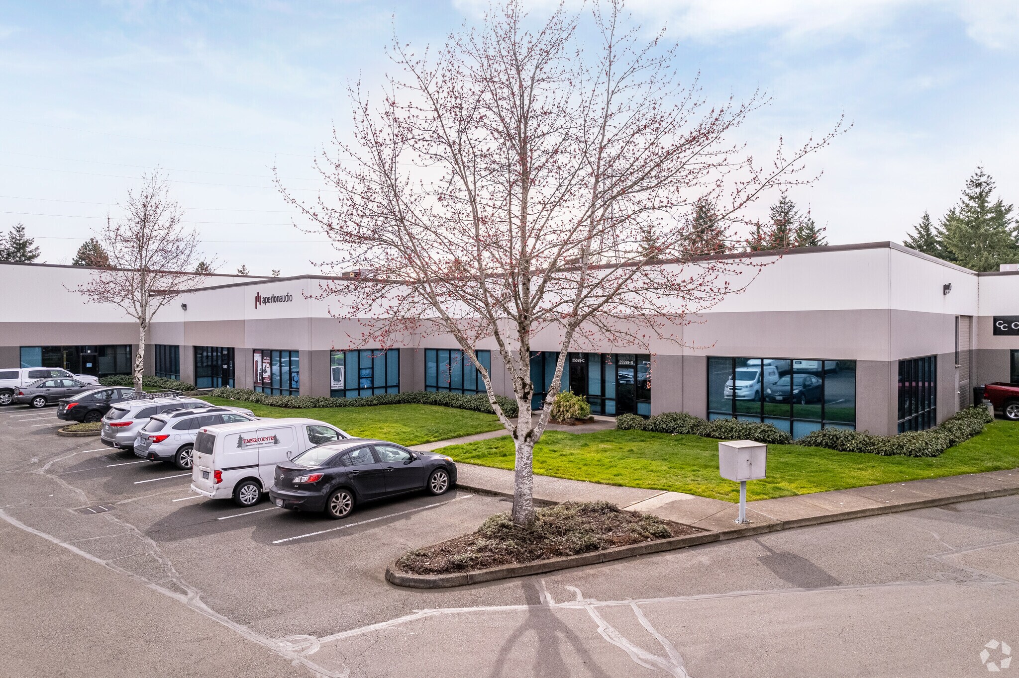 10159 SW Commerce Cir, Wilsonville, OR for lease Primary Photo- Image 1 of 6