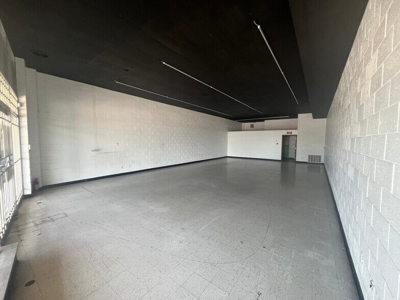 2419-2435 N Classen Blvd, Oklahoma City, OK à louer - Photo intérieure - Image 3 de 7