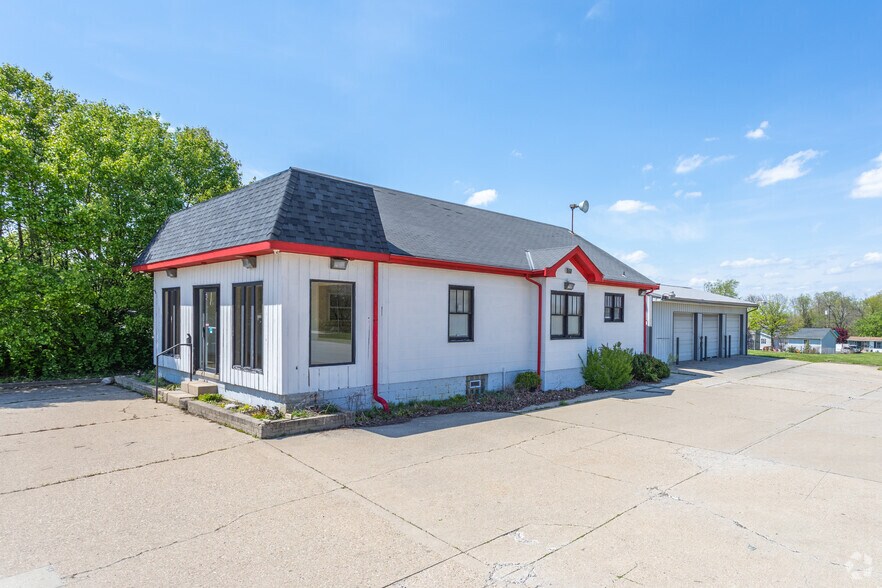 7544 Burlington Pike, Florence, KY à vendre - Photo du bâtiment - Image 2 de 2