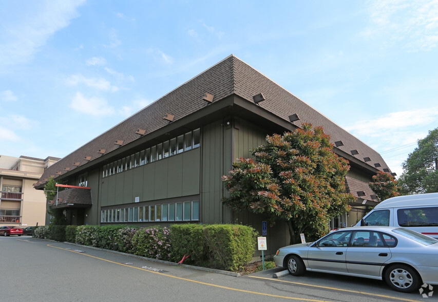 2415 High School Ave, Concord, CA à louer - Photo du bâtiment - Image 2 de 6