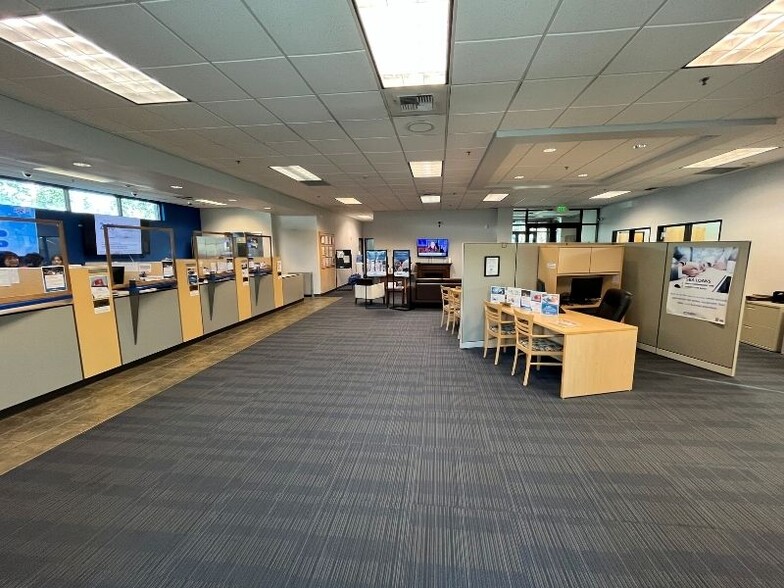 16001 Aurora Ave N, Shoreline, WA for lease - Building Photo - Image 3 of 7