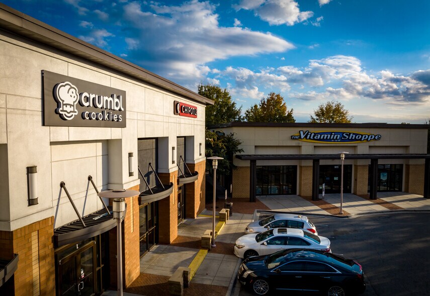 9841 Northlake Centre Pky, Charlotte, NC à louer - Photo du bâtiment - Image 3 de 6