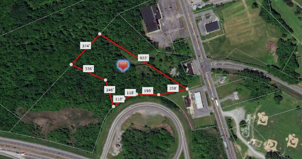 Oswego Rd, Liverpool, NY à vendre - Photo du bâtiment - Image 3 de 5