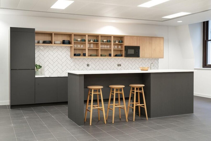 1 Lloyds Ave, Londres à louer - Photo intérieure - Image 3 de 8