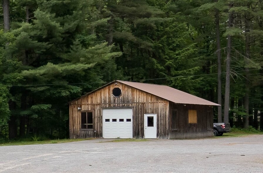 5679 Partridgeville Rd, Brantingham, NY à vendre - Photo du bâtiment - Image 3 de 35