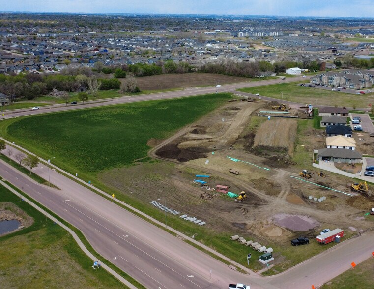 6200 S Southeastern Ave, Sioux Falls, SD for sale - Aerial - Image 2 of 3