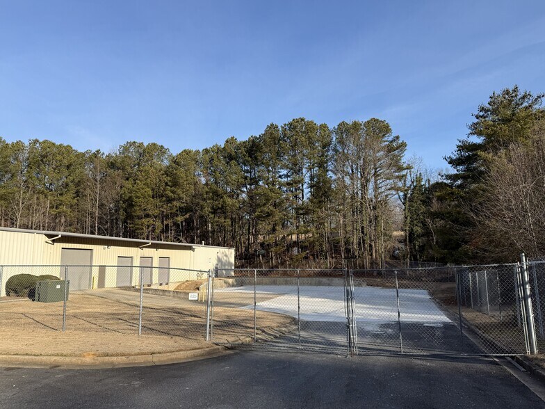 9335 Industrial Trace, Alpharetta, GA à louer - Photo du bâtiment - Image 3 de 18