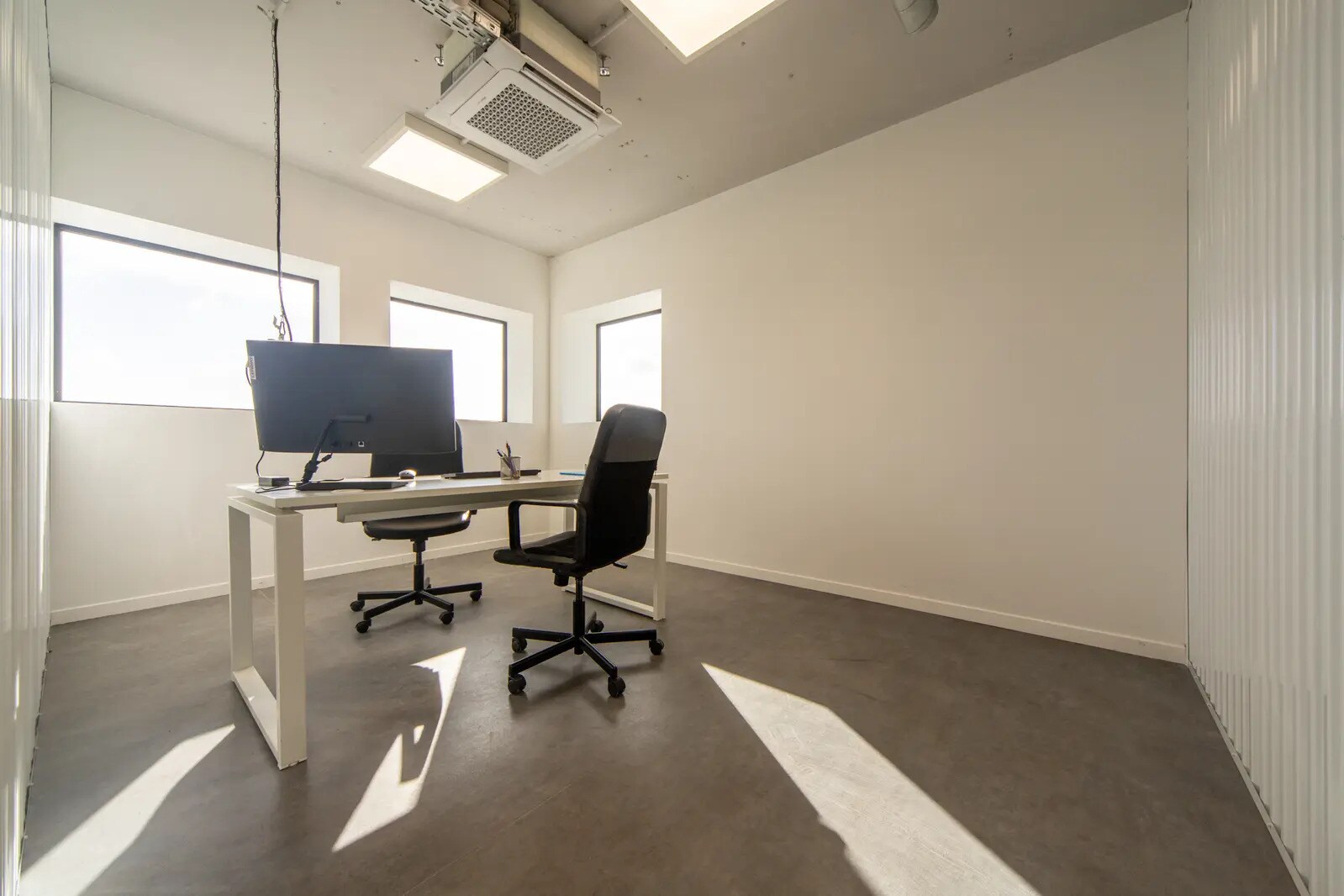 6 Rue Francis Combe, Cergy for lease Interior Photo- Image 1 of 8