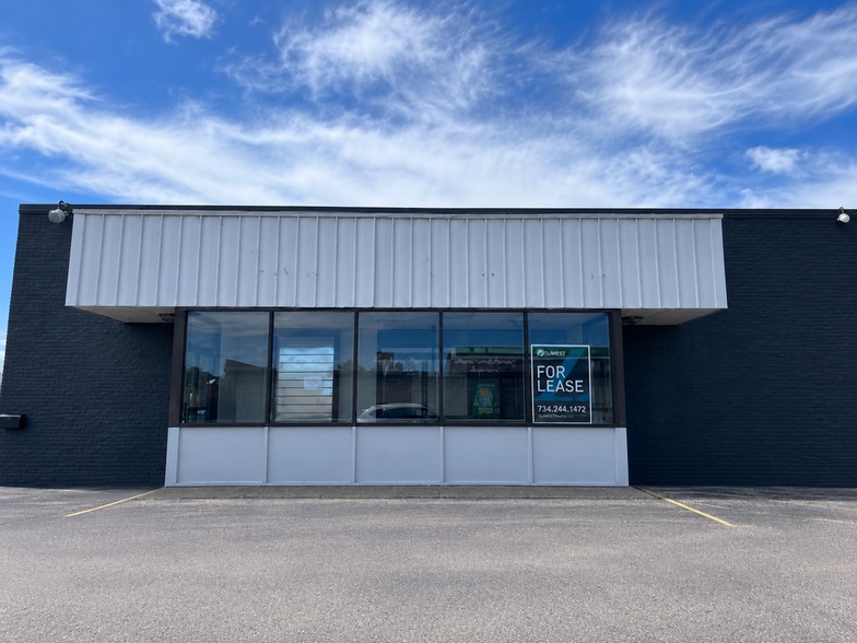 1601 6th Ave, Stevens Point, WI for lease - Building Photo - Image 2 of 17