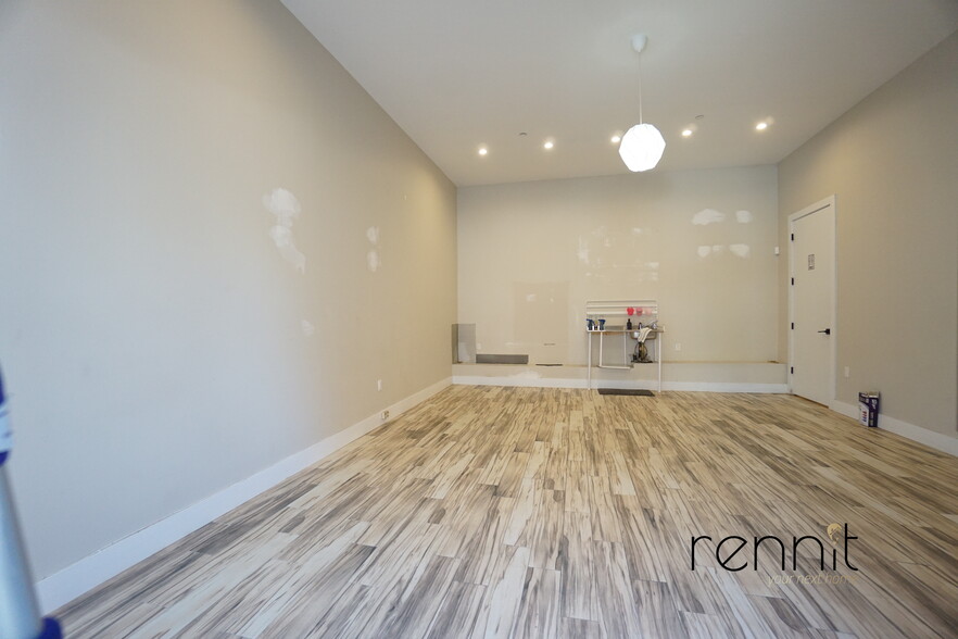 205 Central Ave, Brooklyn, NY for lease - Interior Photo - Image 3 of 8