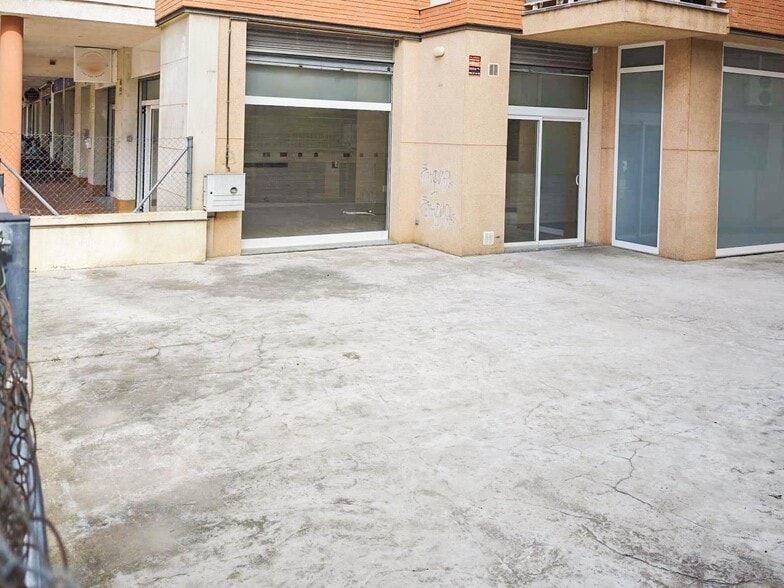 Retail in Olesa de Montserrat, Barcelona for lease - Building Photo - Image 1 of 7