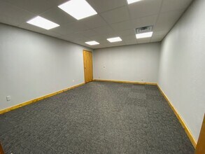 14401 E 42nd St, Independence, MO for lease Interior Photo- Image 2 of 8