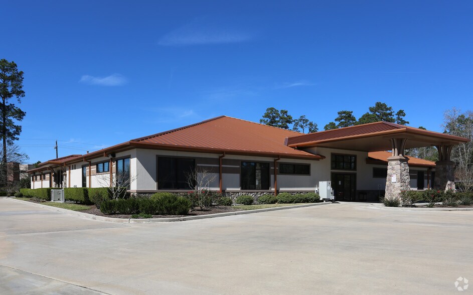 503 Medical Center Blvd, Conroe, TX à louer - Photo du bâtiment - Image 2 de 3