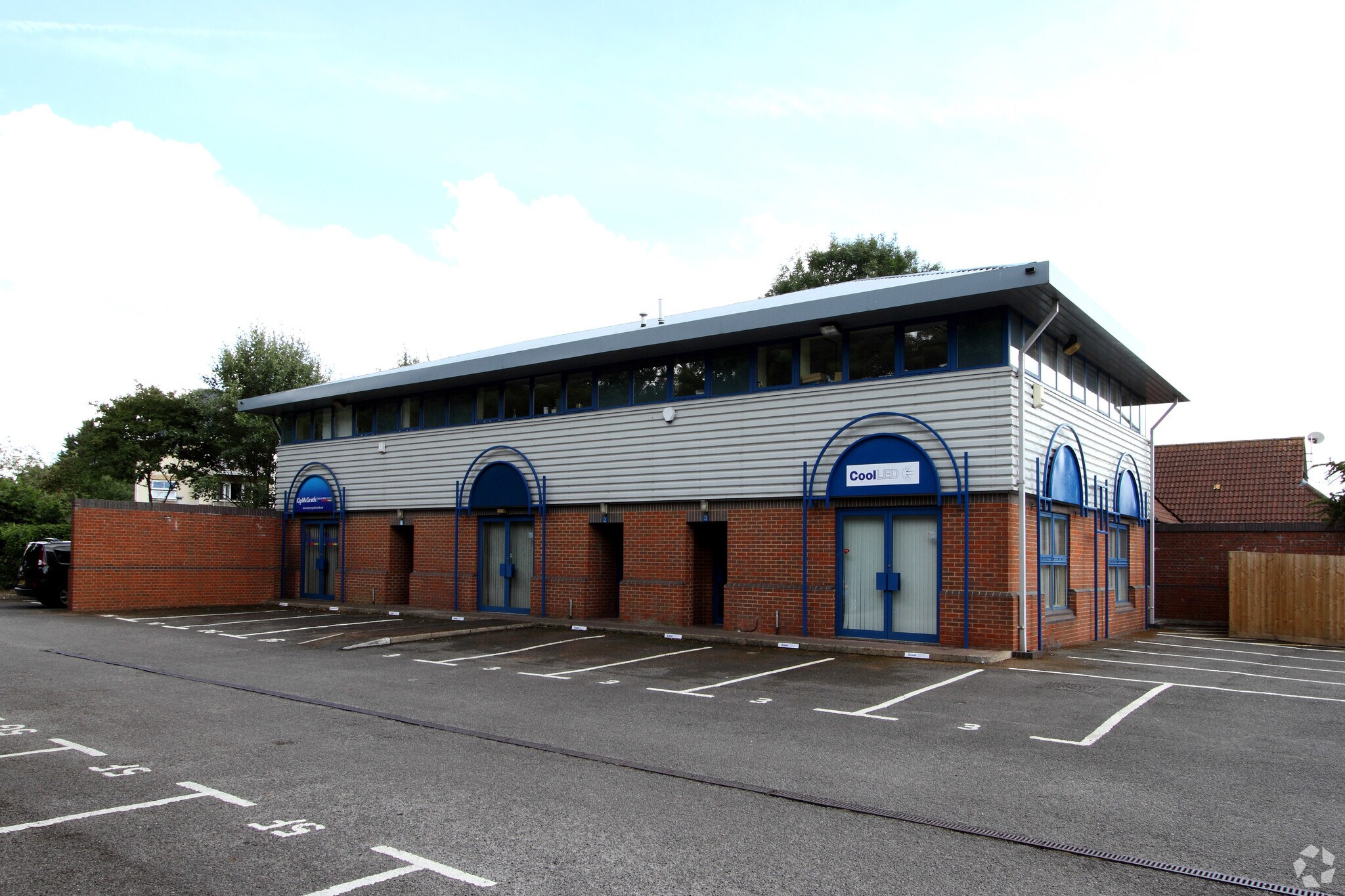 1-3 River Way, Andover à louer Photo principale- Image 1 de 6