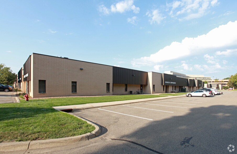 6403-6443 Cecilia Cir, Edina, MN à louer - Photo du bâtiment - Image 1 de 29