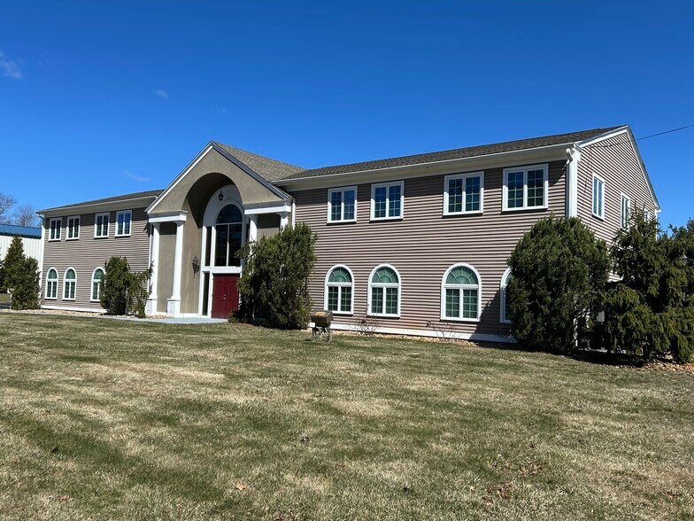 344 N Main St, Marlborough, CT à vendre - Photo du bâtiment - Image 1 de 4