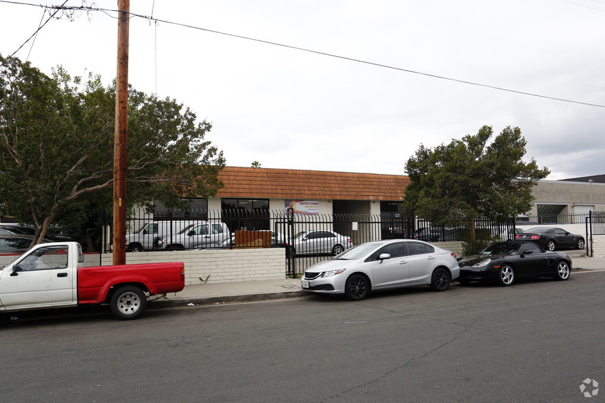 16140 Valerio St, Van Nuys, CA for lease - Primary Photo - Image 3 of 5