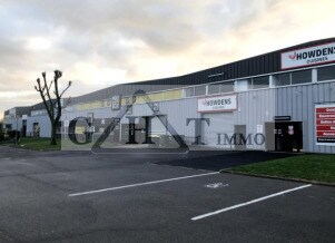Industrial in Massy for lease - Building Photo - Image 1 of 4