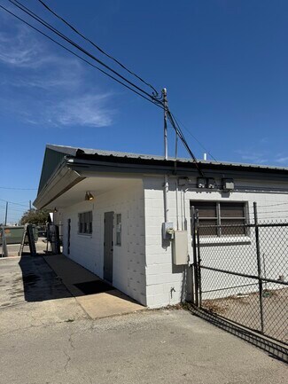 Plus de détails pour 9010 Aero St, San Antonio, TX - Local d'activités à louer