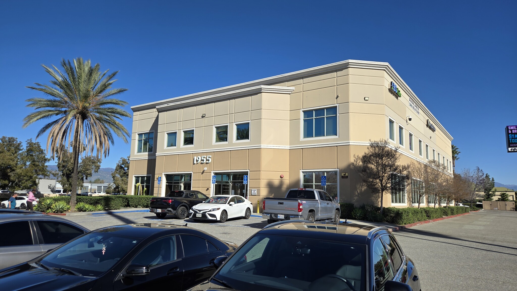 1955 Hunts Ln, San Bernardino, CA à louer Photo principale- Image 1 de 8