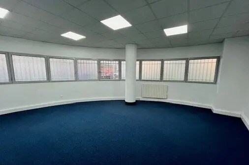 Bureau dans Saint-Ouen-sur-Seine à louer - Photo intérieure - Image 2 de 9