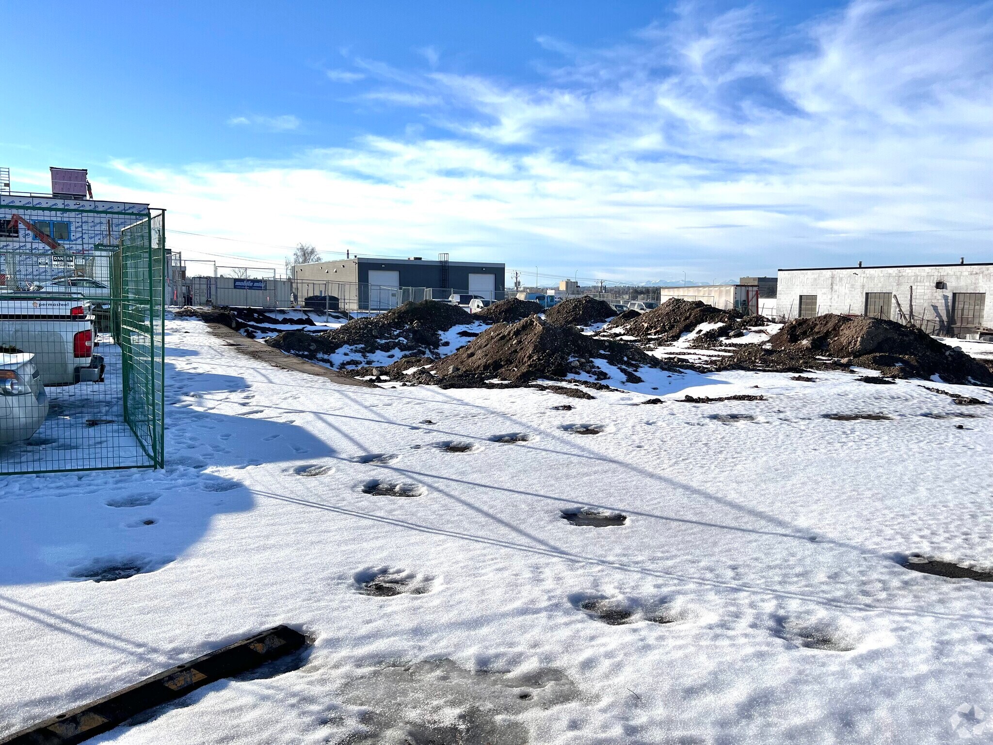 207-211 61 Ave SE, Calgary, AB à vendre Photo principale- Image 1 de 1