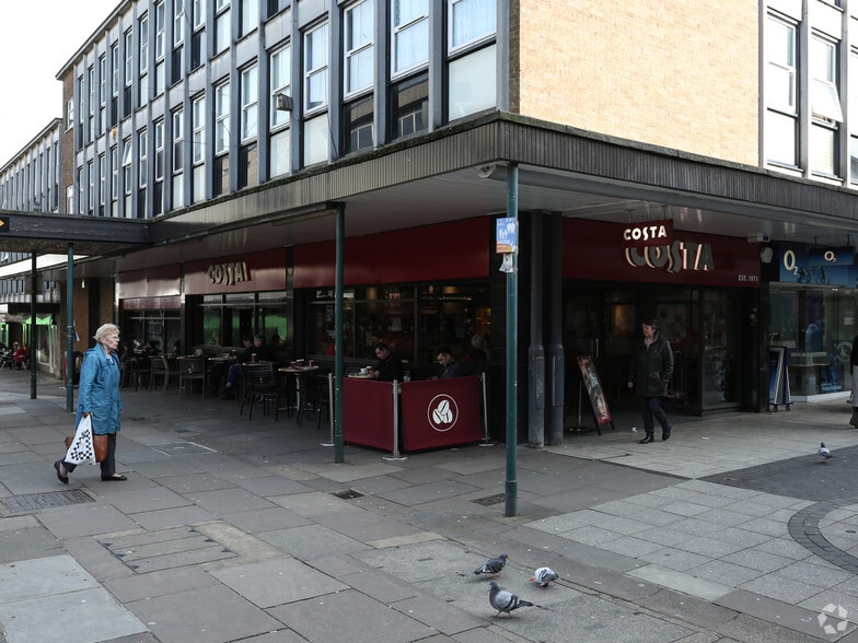 69-75 Queensway, Stevenage for sale - Building Photo - Image 2 of 16