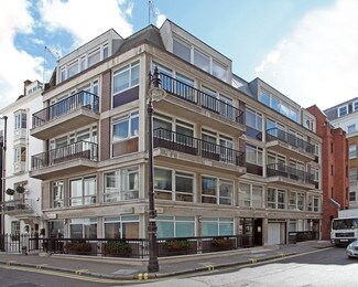 Plus de détails pour 4-6 Deanery St, Londres - Commerce de détail à louer