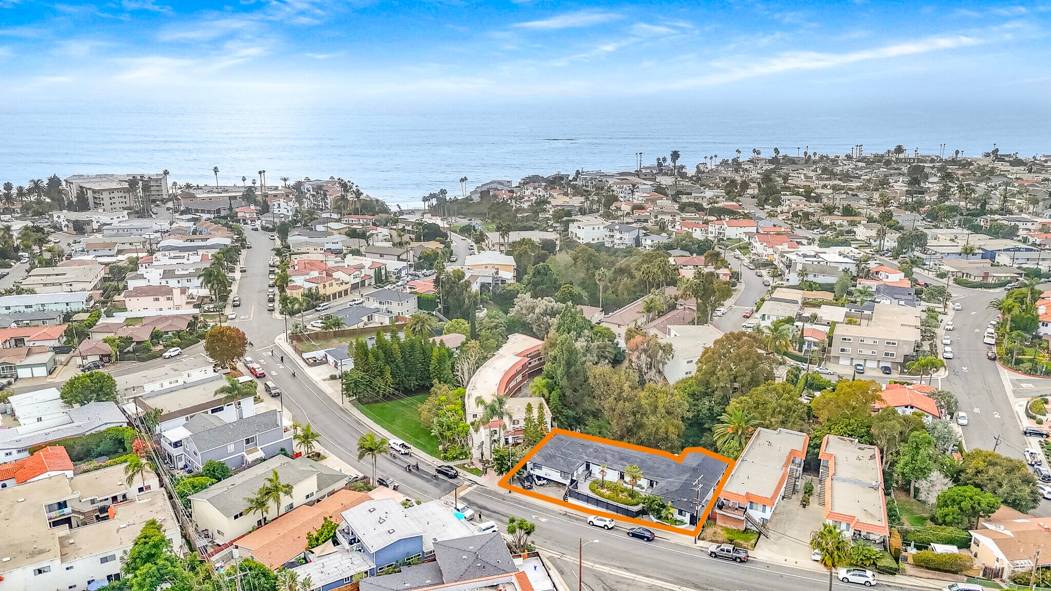 244-246 W Avenida Palizada, San Clemente, CA à vendre Photo du bâtiment- Image 1 de 10
