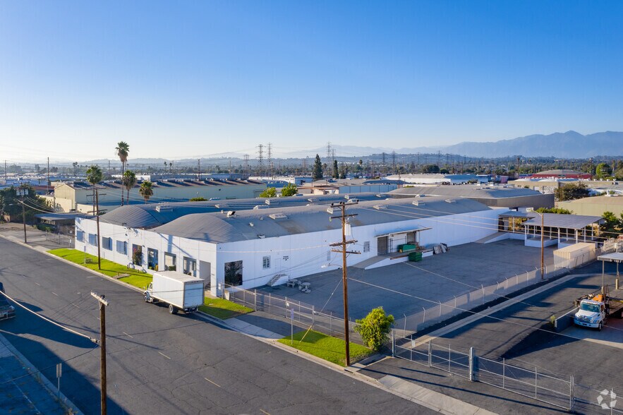 6465 Corvette St, Commerce, CA à louer - Photo du bâtiment - Image 2 de 3