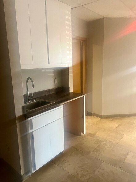 4219-4235 Centergate St, San Antonio, TX à louer - Photo intérieure - Image 2 de 17