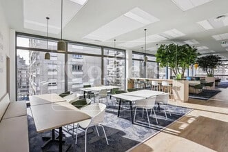 Office in Villeurbanne for lease Interior Photo- Image 1 of 29