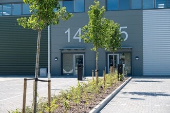 College Rd, Aylesbury à louer Photo du bâtiment- Image 1 de 9