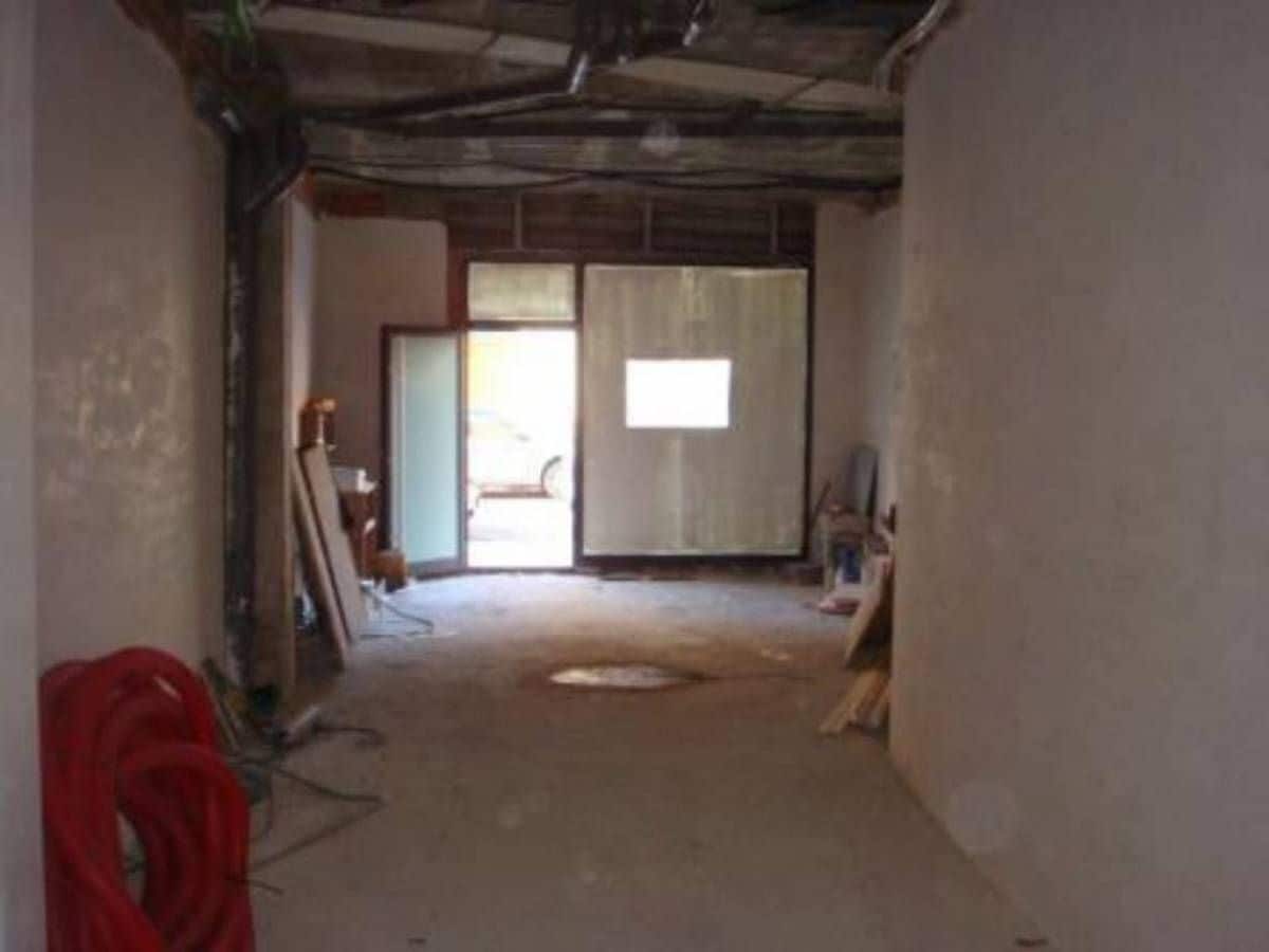 Retail in Manresa, Barcelona for lease Interior Photo- Image 1 of 2