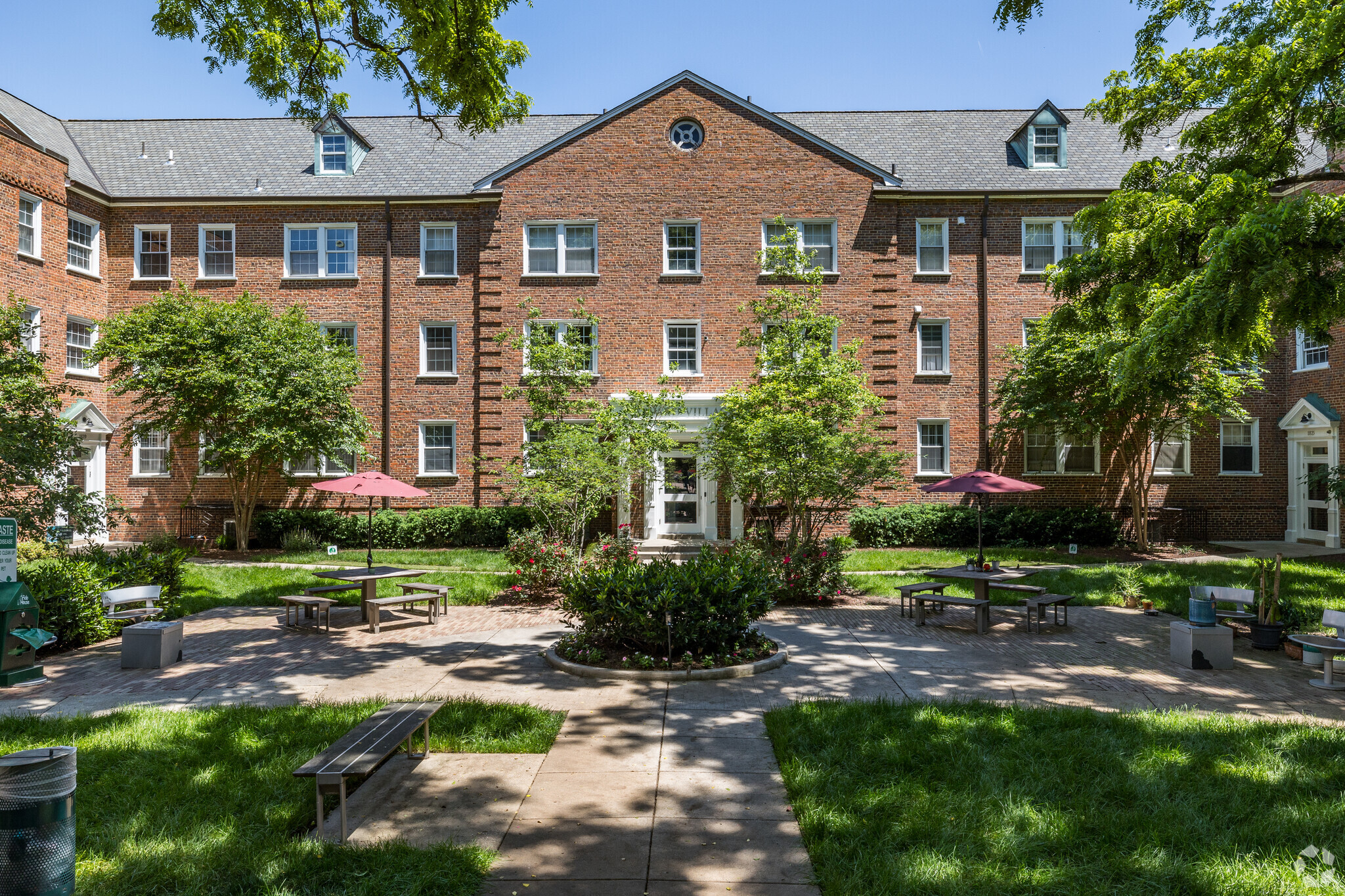 1829 Summit Pl NW, Washington, DC for sale Primary Photo- Image 1 of 127