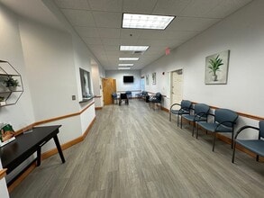 842 Sunset Lake Blvd, Venice, FL for lease Interior Photo- Image 2 of 43