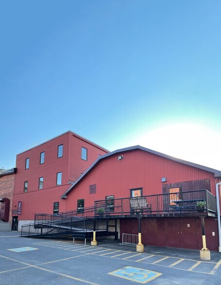 470 York St, Fredericton, NB à louer - Photo du bâtiment - Image 2 de 4