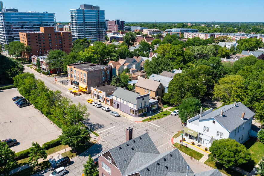 1000 Foster St, Evanston, IL à louer - Photo du bâtiment - Image 3 de 6