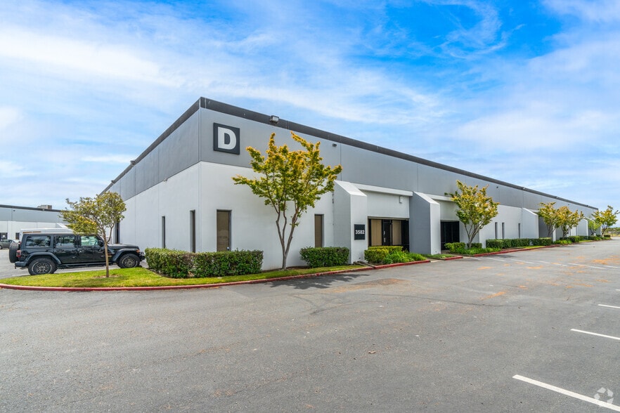 3582-3588 Arden Rd, Hayward, CA for lease - Building Photo - Image 3 of 24